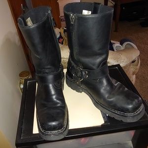 MEN SIZE 9D HARLEY DAVIDSON BOOTS